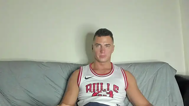 Snapshot of paulblack21 chatting on 01-14-26, 05:40 paulblack21 online show from 01-14-26, 05:40