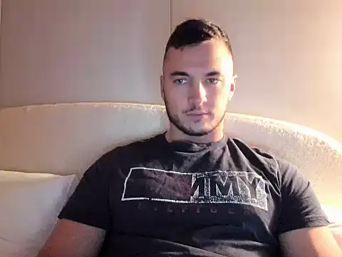 Snapshot of paulblack21 chatting on 04-10-26, 07:40 paulblack21 online show from 04-10-26, 07:40