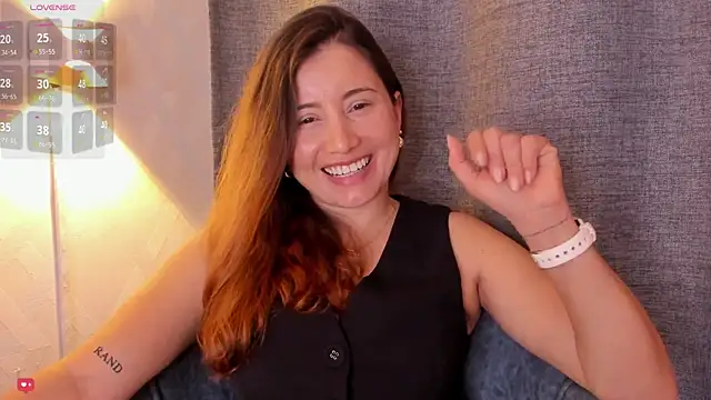 Snapshot of Angela_smile chatting on 12-18-24, 04:28 Angela smile online show from 12-18-24, 04:28