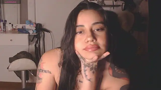 Snapshot of val_bardot chatting on 05-22-26, 07:37 val bardot online show from 05-22-26, 07:37