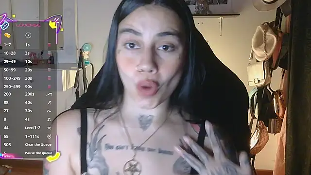 Snapshot of val_bardot chatting on 06-08-26, 02:45 val bardot online show from 06-08-26, 02:45