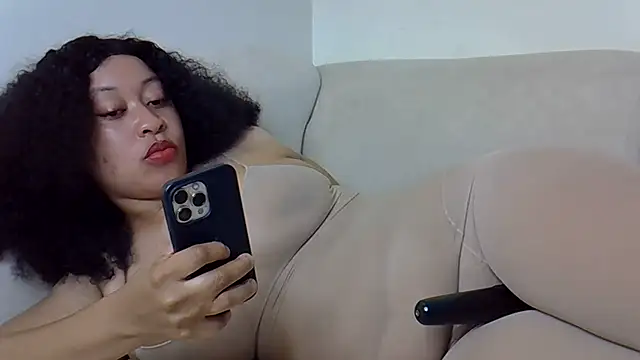 Snapshot of Pretty-diva chatting on 06-08-26, 02:45 Pretty-diva online show from 06-08-26, 02:45
