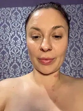 Snapshot of Kissmebooty chatting on 10-20-25, 12:38 Kissmebooty online show from 10-20-25, 12:38