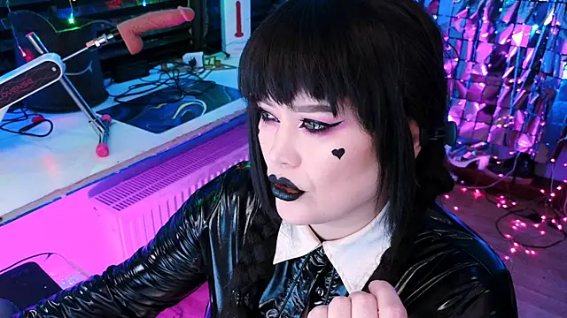 Snapshot of wickedxqueen chatting on 02-13-25, 05:26 wickedxqueen online show from 02-13-25, 05:26