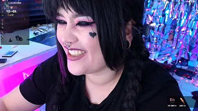 Snapshot of wickedxqueen chatting on 03-05-25, 08:00 wickedxqueen online show from 03-05-25, 08:00