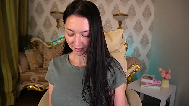 EmilyHalls online show from 01-18-25, 05:37