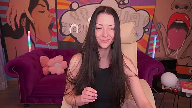 EmilyHalls online show from 02-11-25, 12:58