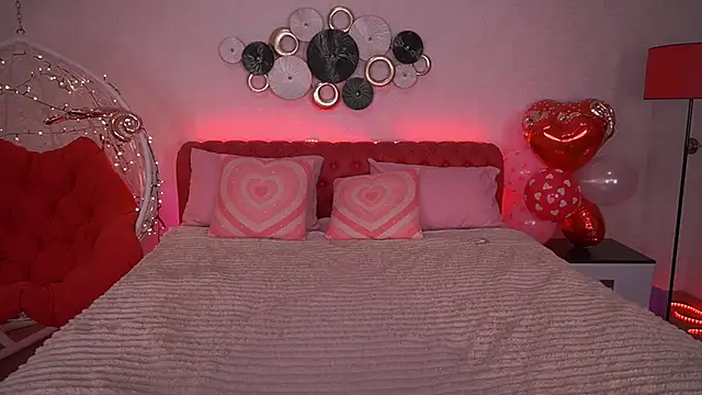 EmilyHalls online show from 02-14-25, 10:38