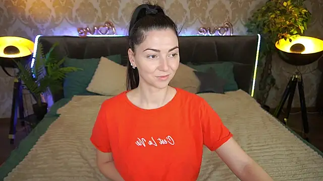 EmilyHalls online show from 03-22-25, 06:54