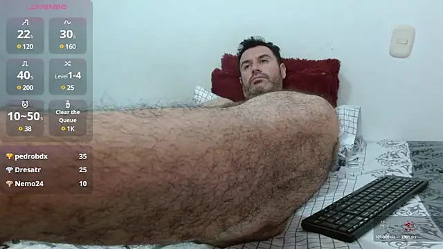 Snapshot of rodrher81 chatting on 01-11-25, 06:12 rodrher81 online show from 01-11-25, 06:12