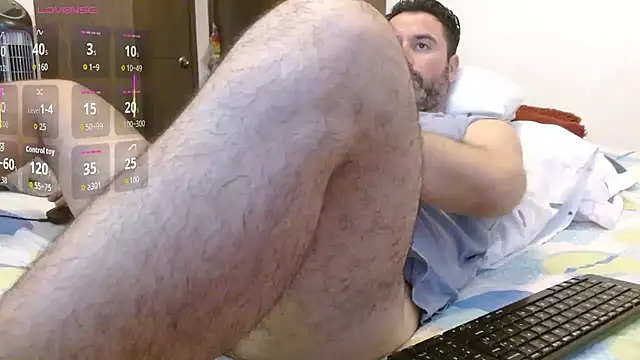 Snapshot of rodrher81 chatting on 10-03-25, 05:32 rodrher81 online show from 10-03-25, 05:32