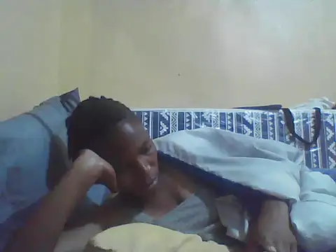 Snapshot of Smillie_prety chatting on 05-10-26, 05:01 Smillie prety online show from 05-10-26, 05:01