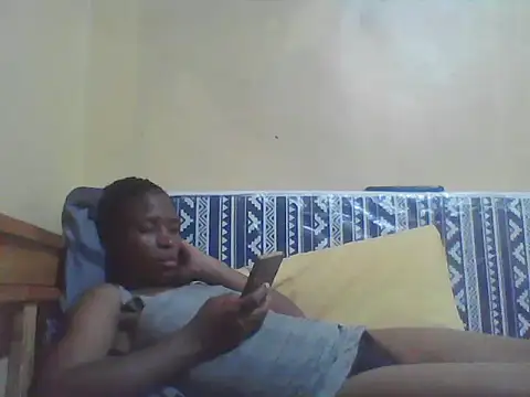 Snapshot of Smillie_prety chatting on 05-12-26, 05:21 Smillie prety online show from 05-12-26, 05:21