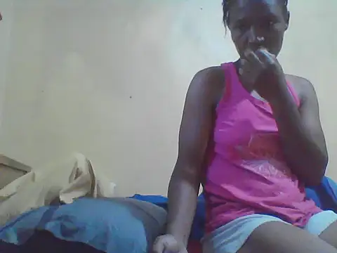 Snapshot of Smillie_prety chatting on 05-18-26, 05:02 Smillie prety online show from 05-18-26, 05:02