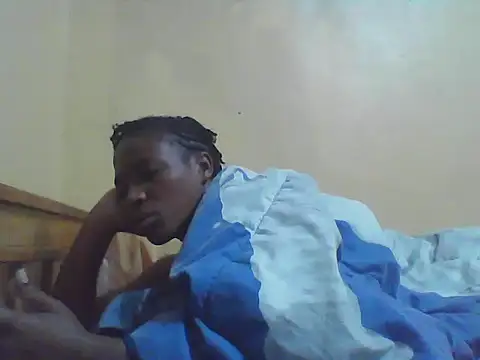 Snapshot of Smillie_prety chatting on 05-24-26, 12:26 Smillie prety online show from 05-24-26, 12:26