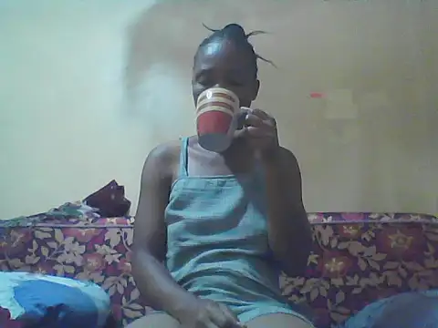 Snapshot of Smillie_prety chatting on 06-10-26, 06:56 Smillie prety online show from 06-10-26, 06:56