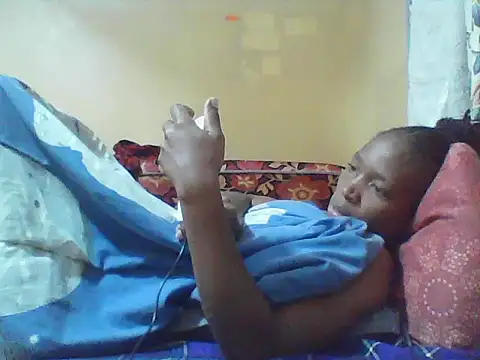 Snapshot of Smillie_prety chatting on 06-12-26, 04:00 Smillie prety online show from 06-12-26, 04:00