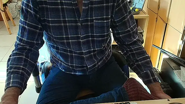 angelgarcia269 online show from 04-27-26, 11:52