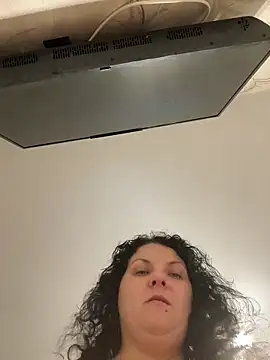 Snapshot of Taisia_W chatting on 12-17-24, 06:02 Taisia W online show from 12-17-24, 06:02