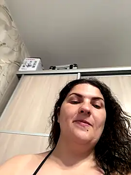 Snapshot of Taisia_W chatting on 09-17-25, 05:53 Taisia W online show from 09-17-25, 05:53