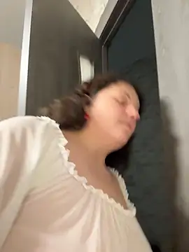 Snapshot of Taisia_W chatting on 10-13-25, 06:57 Taisia W online show from 10-13-25, 06:57