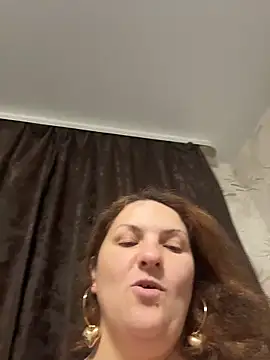 Snapshot of Taisia_W chatting on 12-05-25, 04:36 Taisia W online show from 12-05-25, 04:36