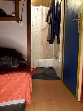 Snapshot of Cridere chatting on 03-15-25, 06:47 Cridere online show from 03-15-25, 06:47