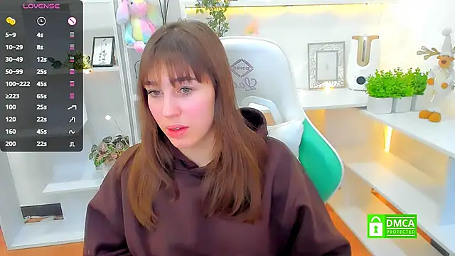  Eliizabeth  online show from 02-10-25, 10:40