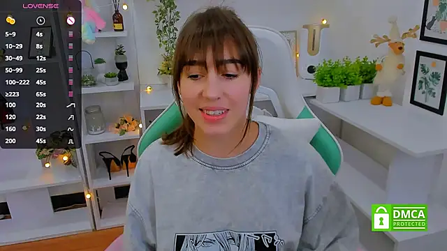  Eliizabeth  online show from 03-22-25, 10:04