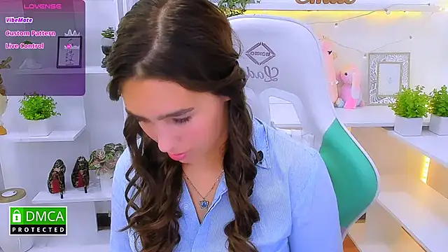  Eliizabeth  online show from 09-22-25, 10:01