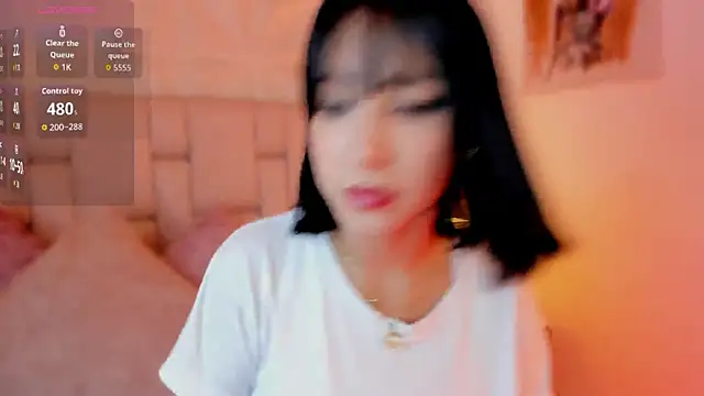 Snapshot of emma_woods_ chatting on 10-10-25, 07:35 emma woods online show from 10-10-25, 07:35