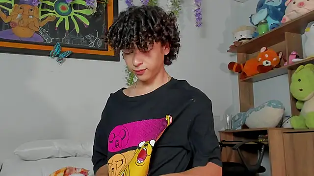 Snapshot of Cherry_boy_18 chatting on 03-16-25, 01:49 Cherry boy 18 online show from 03-16-25, 01:49