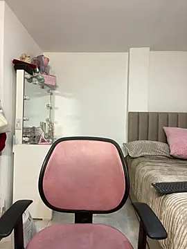 Natalia Suarez online show from 04-26-26, 02:09