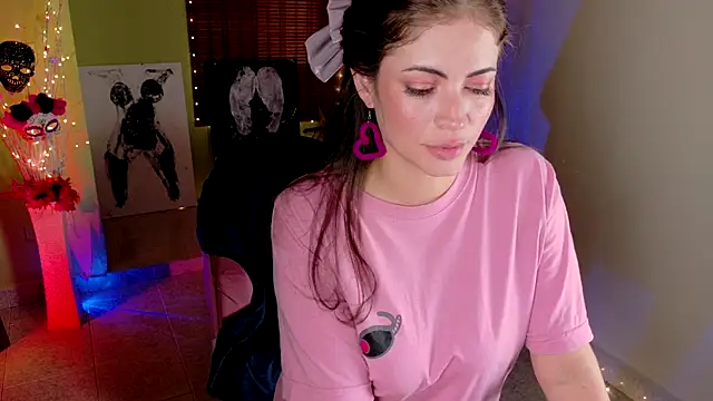 Snapshot of Emma__Blanco chatting on 10-21-25, 03:46 Emma  Blanco online show from 10-21-25, 03:46