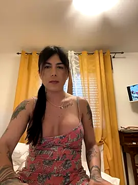 Snapshot of missdirtyhot_ chatting on 10-17-25, 08:50 missdirtyhot  online show from 10-17-25, 08:50