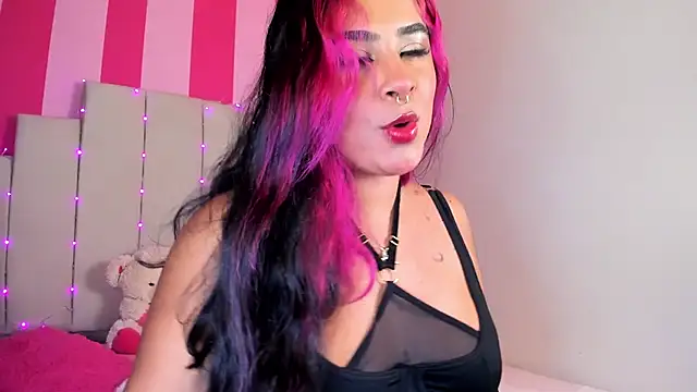 Snapshot of AliiceBrown_ chatting on 01-17-25, 04:17 AliiceBrown online show from 01-17-25, 04:17