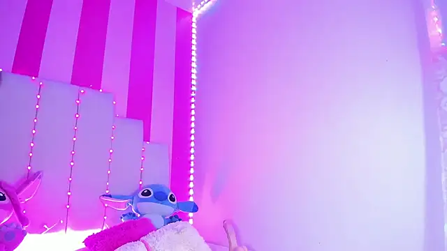 Snapshot of AliiceBrown_ chatting on 02-23-25, 07:33 AliiceBrown online show from 02-23-25, 07:33