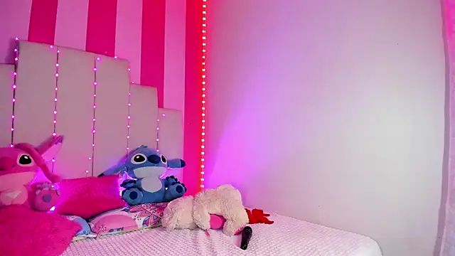 Snapshot of AliiceBrown_ chatting on 03-23-25, 07:42 AliiceBrown online show from 03-23-25, 07:42