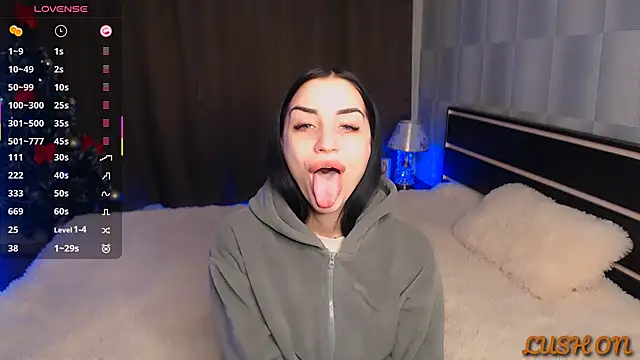 Snapshot of Kemi__Jordan chatting on 01-28-25, 01:05 Kemi Jordan online show from 01-28-25, 01:05