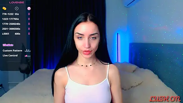 Snapshot of Kemi__Jordan chatting on 03-11-25, 03:34 Kemi Jordan online show from 03-11-25, 03:34