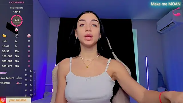 Snapshot of Kemi__Jordan chatting on 09-26-25, 10:52 Kemi Jordan online show from 09-26-25, 10:52