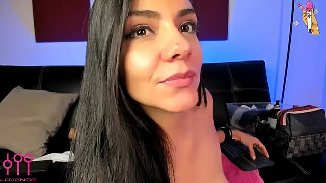 Snapshot of Samara_Kim chatting on 01-12-25, 07:00 Samara Kim online show from 01-12-25, 07:00