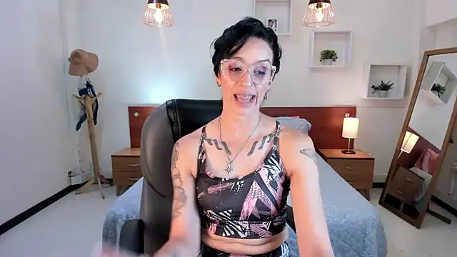 Kristen Garner online show from 01-11-25, 08:54