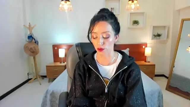 Kristen Garner online show from 01-15-25, 08:26