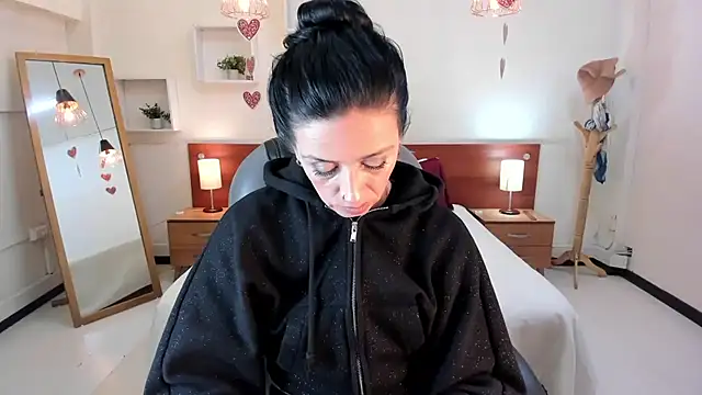 Kristen Garner online show from 02-22-25, 12:49