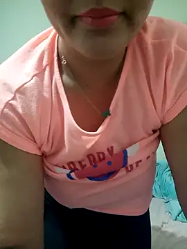 Snapshot of lolo890 chatting on 10-26-25, 02:17 lolo890 online show from 10-26-25, 02:17