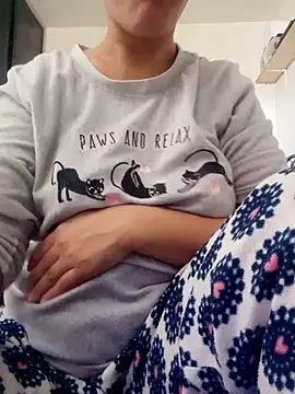 Snapshot of lolo890 chatting on 10-28-25, 11:47 lolo890 online show from 10-28-25, 11:47