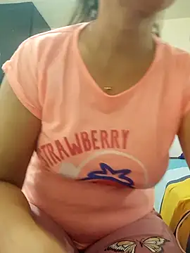 Snapshot of lolo890 chatting on 11-10-25, 12:59 lolo890 online show from 11-10-25, 12:59