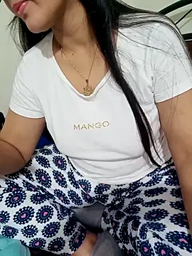 Snapshot of lolo890 chatting on 11-13-25, 03:55 lolo890 online show from 11-13-25, 03:55