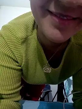 Snapshot of lolo890 chatting on 11-19-25, 12:21 lolo890 online show from 11-19-25, 12:21